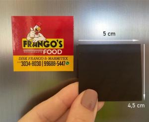 Imã de Geladeira Couche 250g c/ Verniz, imantado total no verso 4x5 cm 4x0 verniz brilho frente corte reto 