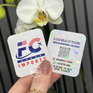 Mini Cartões Holograficos Couche 300g 4,3x4,8 cm Colorido frente e verso 4x4 Laminação Holográfica Frente e Verso Bordas arredondadas 